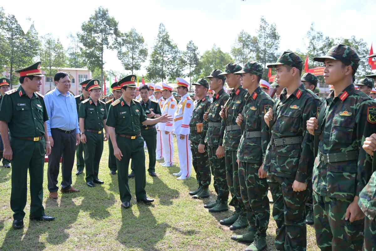dai_tuong_nguyen_tan_cuong_dong_vien_tinh_than_can_bo_chien_si_tai_le_ra_quan_huan_luyen_nam_2026.jpg
