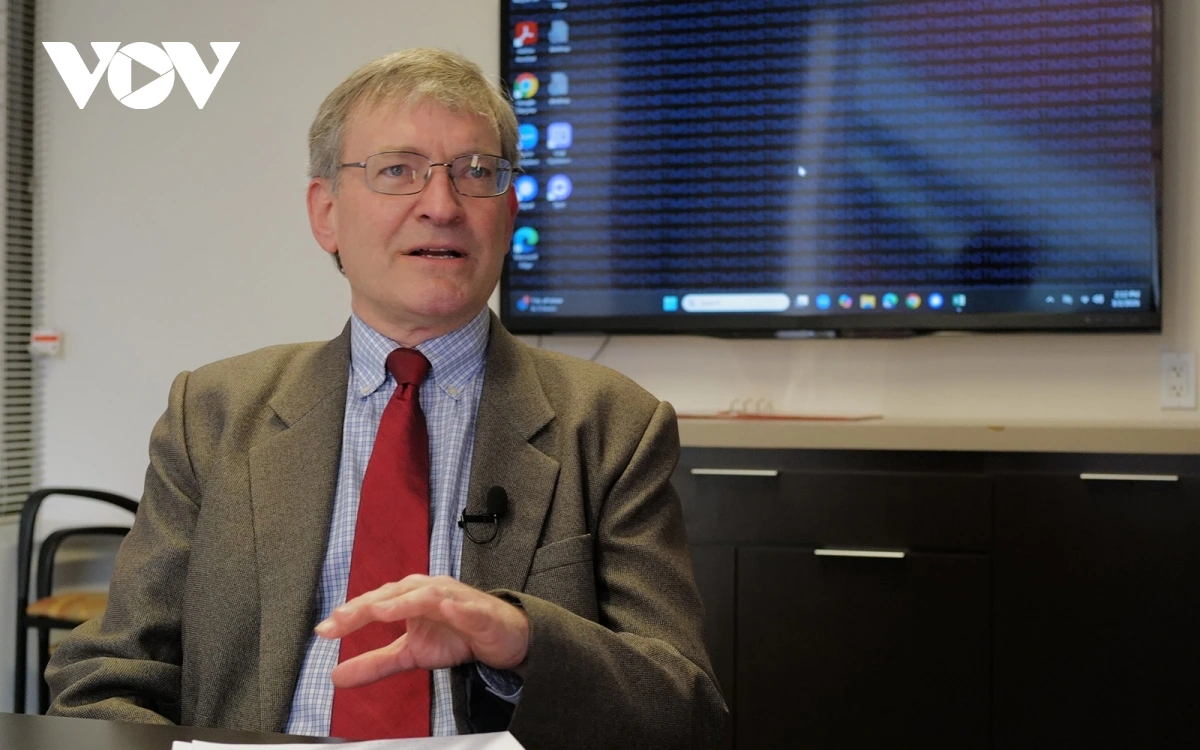 hoc gia My, tien si Andrew Wells-Dang, nghien cuu vien trung tam Stimson -vov.jpg