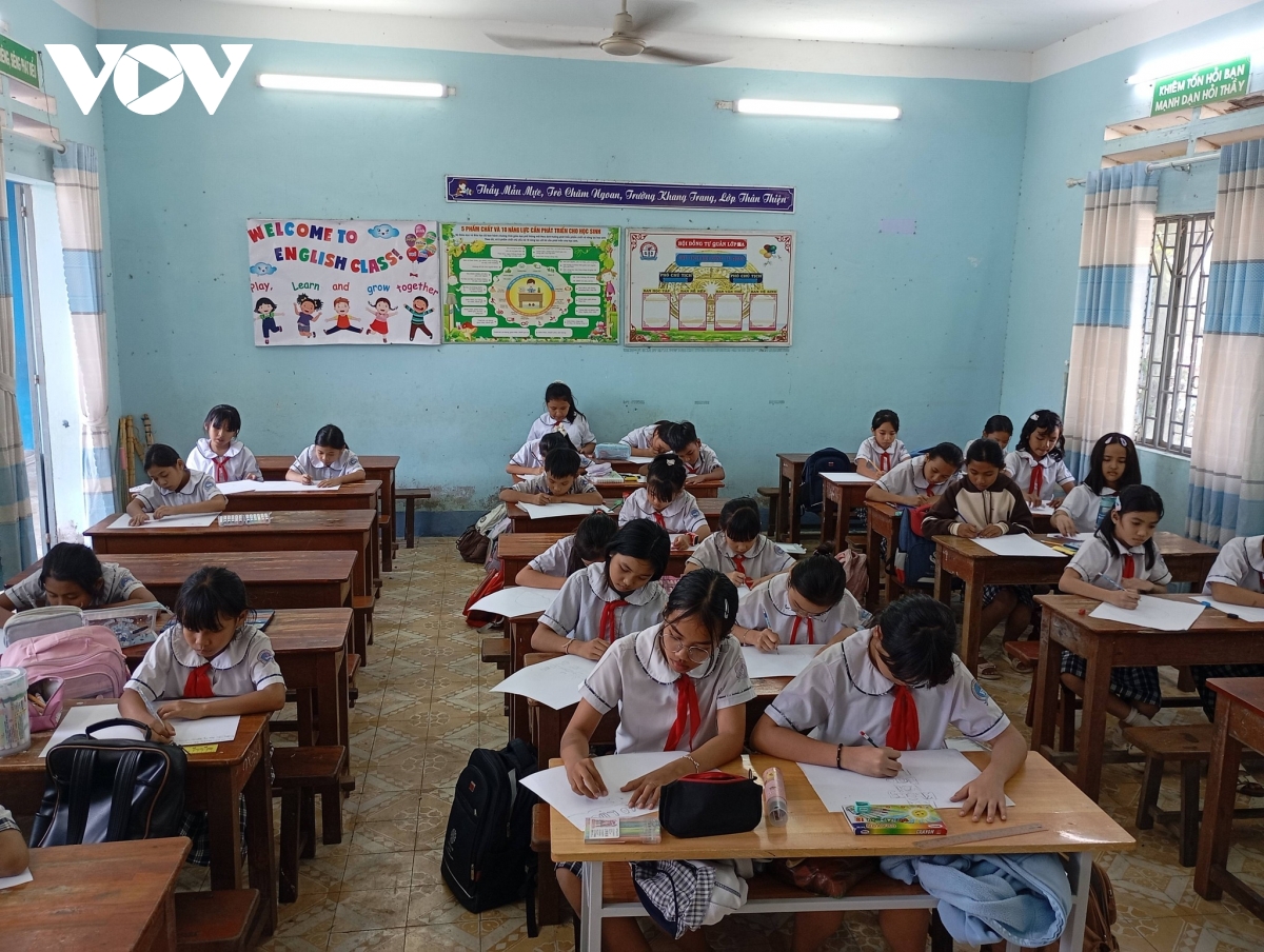 hoc_sinh_tieu_hoc_tai_xa_ninh_phuoc_tinh_khanh_hoa_chua_duoc_huong_chinh_sach_an_trua_tai_truong.jpg
