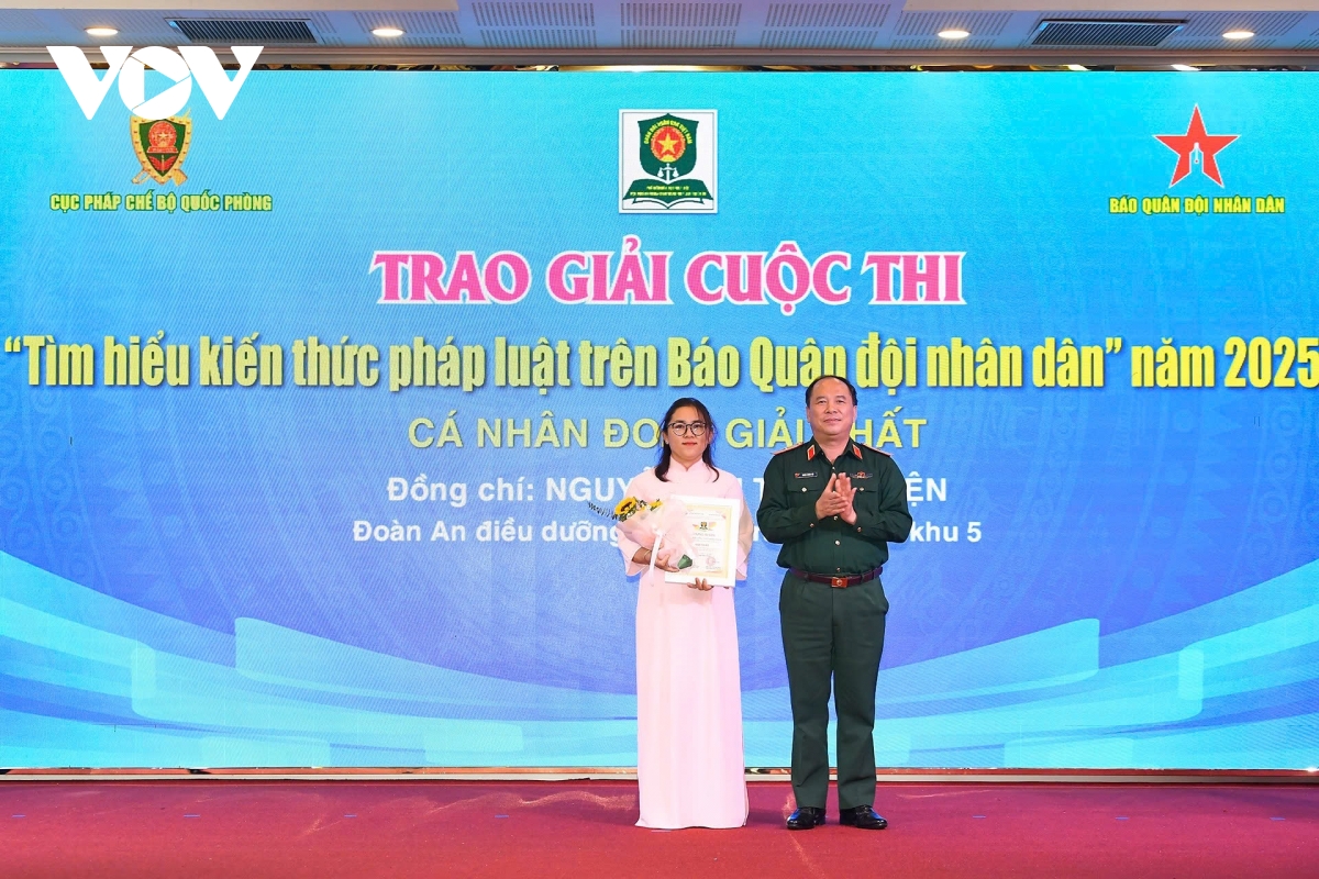 lan_toa_tinh_than_thuong_ton_phap_luat_qua_cuoc_thi_tren_bao_qdnd_13.jpeg