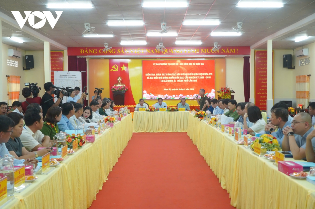 pho_chu_tich_quoc_hoi_tran_quang_phuong_lam_viec_tai_xa_nhon_ai_tp_can_tho_ve_cong_tac_bau_cu.jpg