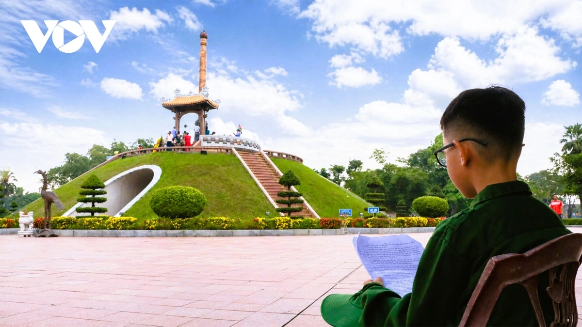1den_thanh_co_quang_tri_de_tran_qui_gia_tri_cua_hoa_binh.jpg