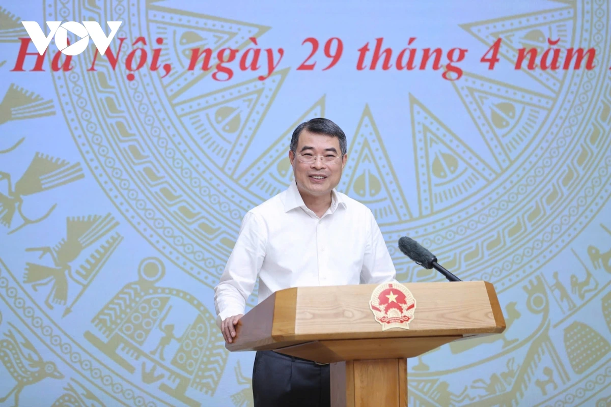 29-04_thu_tuong_le_minh_hung_phat_bieu_tai_buoi_gap_mat.jpg