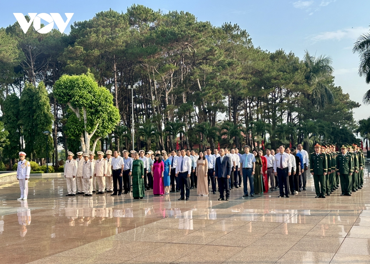 Trước anh linh các anh hùng liệt sĩ, Đảng bộ, chính quyền và Nhân dân tỉnh Đắk Lắk bày tỏ lòng biết ơn vô hạn đối với những cống hiến to lớn của các thế hệ đi trước.