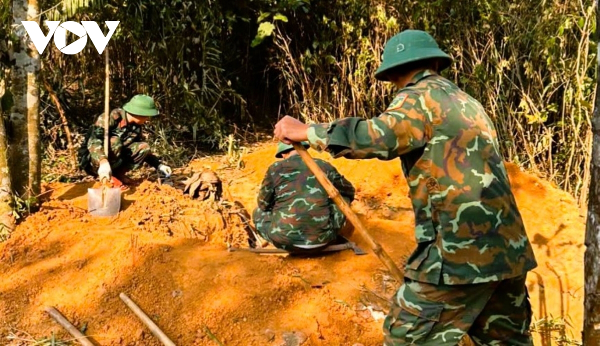 Hài cốt các liệt sĩ được tìm thấy tại khu vực thôn XiPa, xã Đakrông (2).jpg