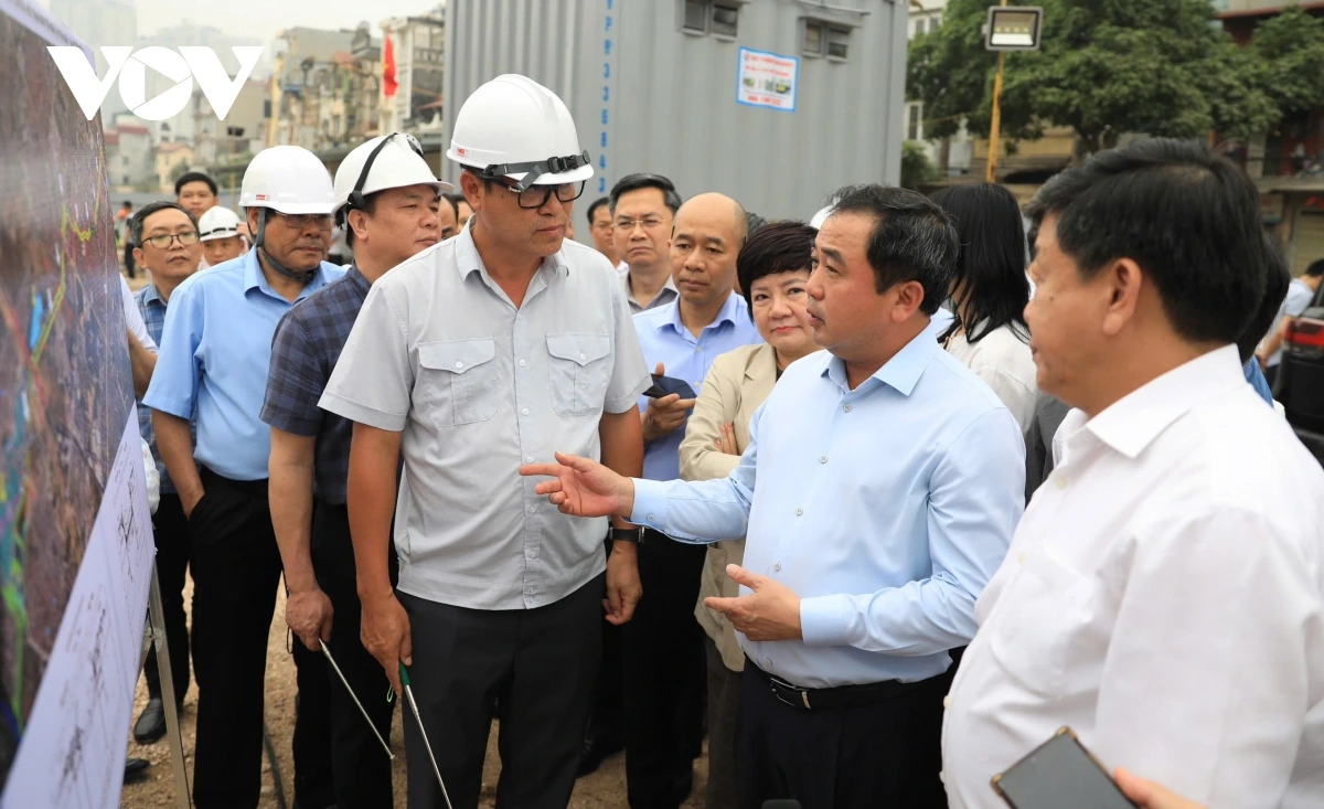 bi_thu_thanh_uy_ha_noi_kiem_tra_tien_do_thi_cong_duong_vanh_dai_1.jpg
