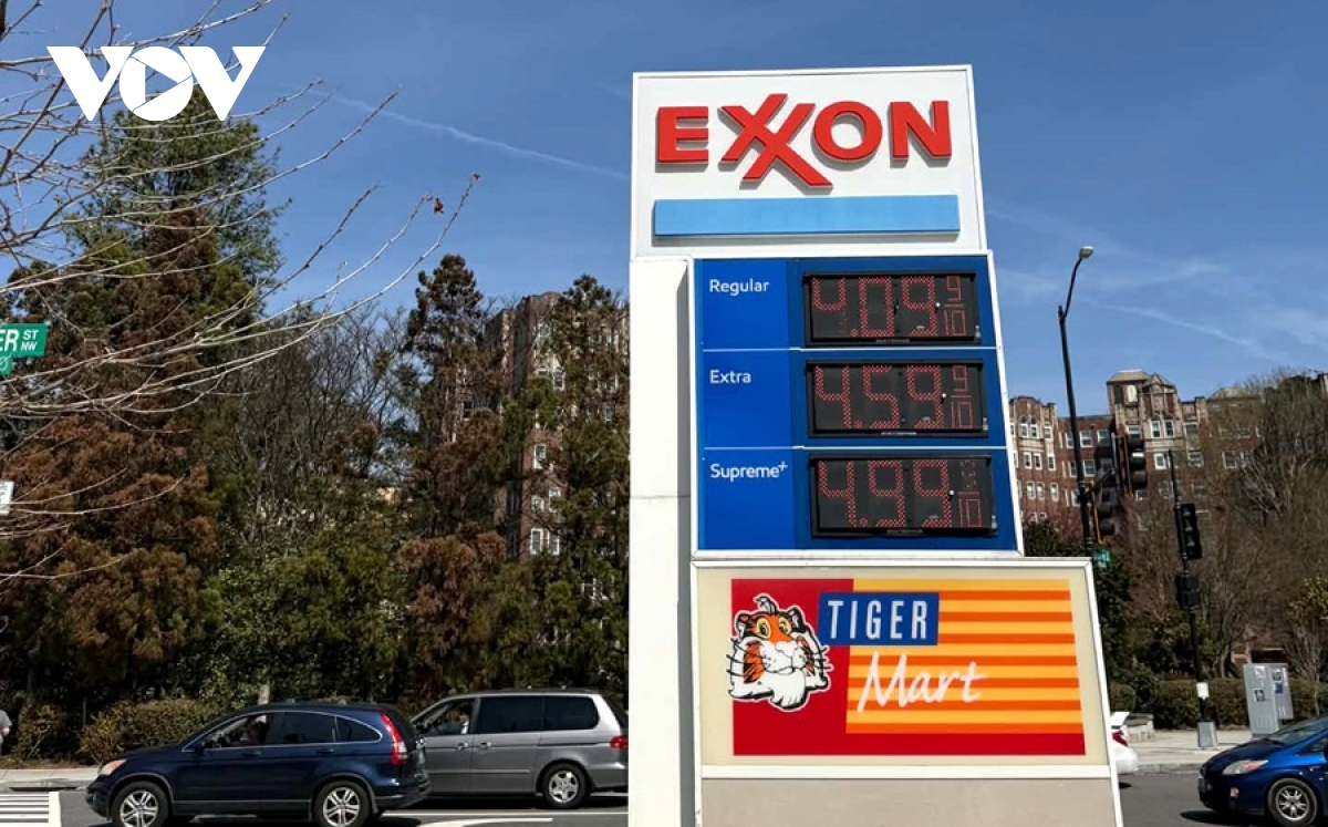 Giá xăng tại Mỹ trung bình vượt 4 USD/gallon vào ngày 31/3.