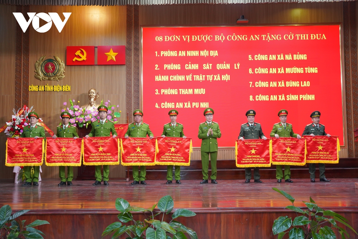 phong_canh_sat_qlhc_ve_ttxh_cong_an_tinh_dien_bien_nhan_co_thi_dua_xuat_sac_nam_2025_cua_bo_cong_an_20260330155145.jpg