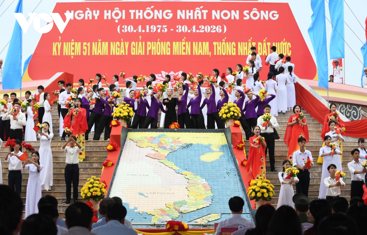 thieng_lieng_le_thuong_co_trong_ngay_hoi_thong_nhat_non_song.jpg