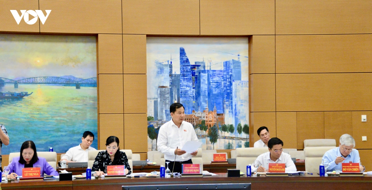 19-5_ctqh_hop_ban_thuong_vu_dang_uy3_1.jpg