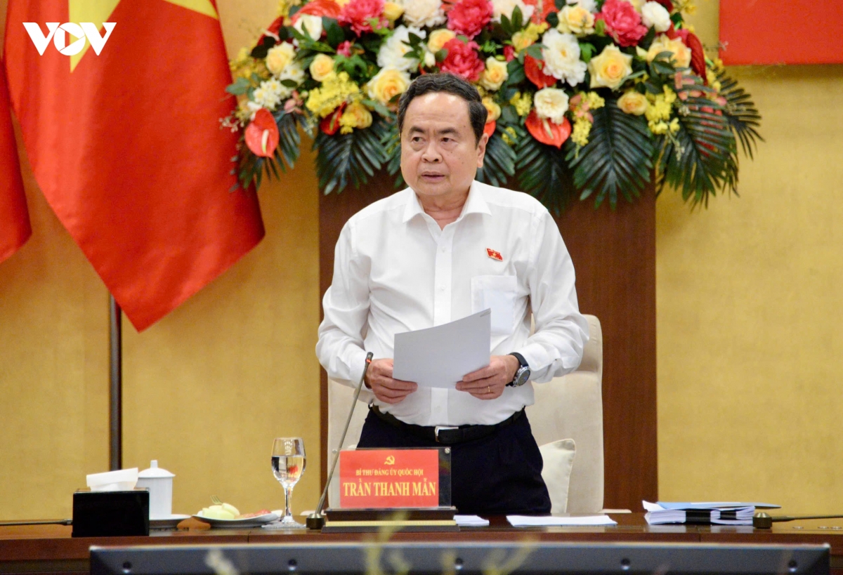 19-5_ctqh_hop_ban_thuong_vu_dang_uy_1_1.jpg