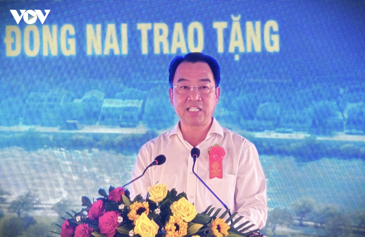 3_ong_lu_quang_ngoi_chu_tich_ubnd_tinh_ca_mau_phat_bieu_tai_buoi_le.jpg