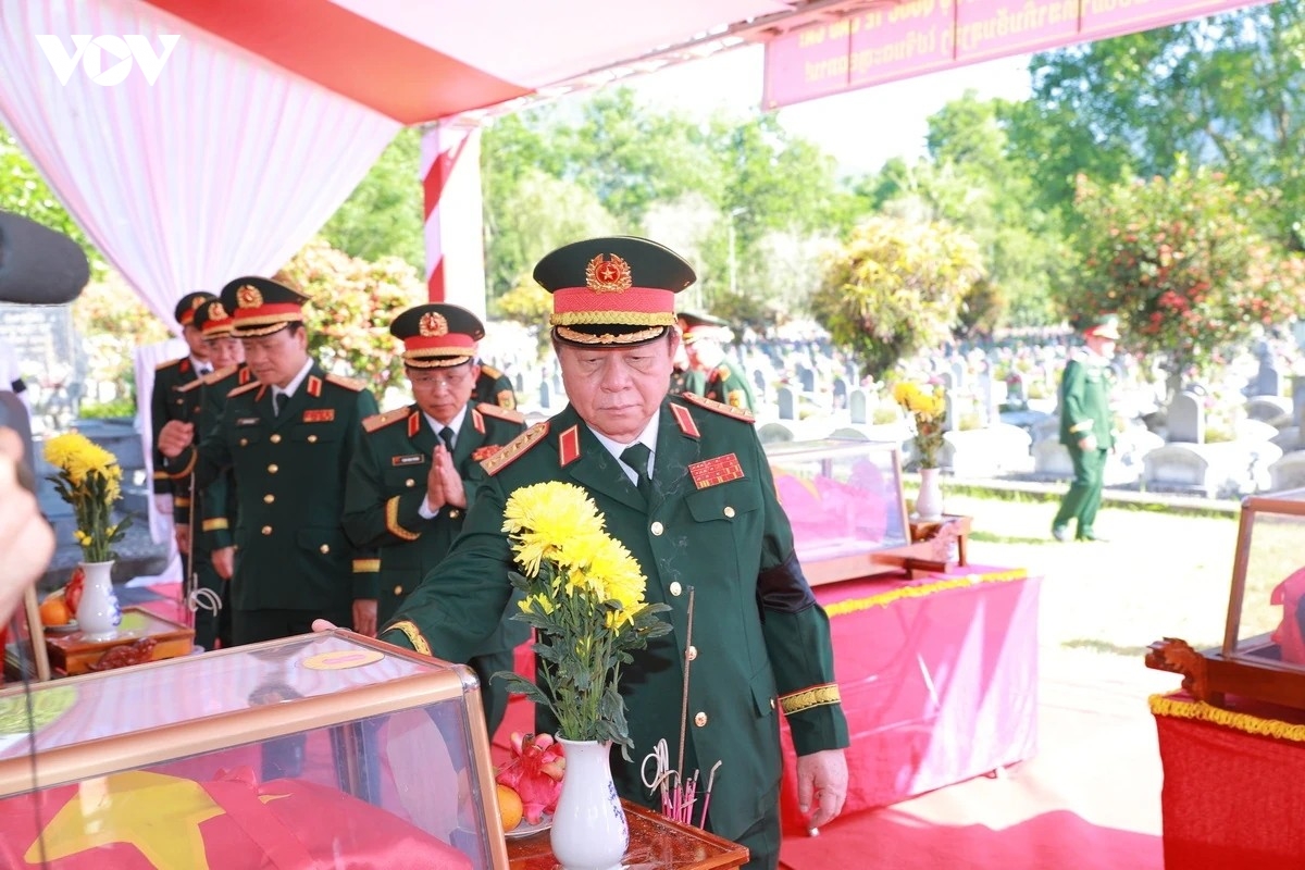 3dai_tuong_nguyen_trong_nghia_vieng_cac_anh_hung_liet_si._1.jpg