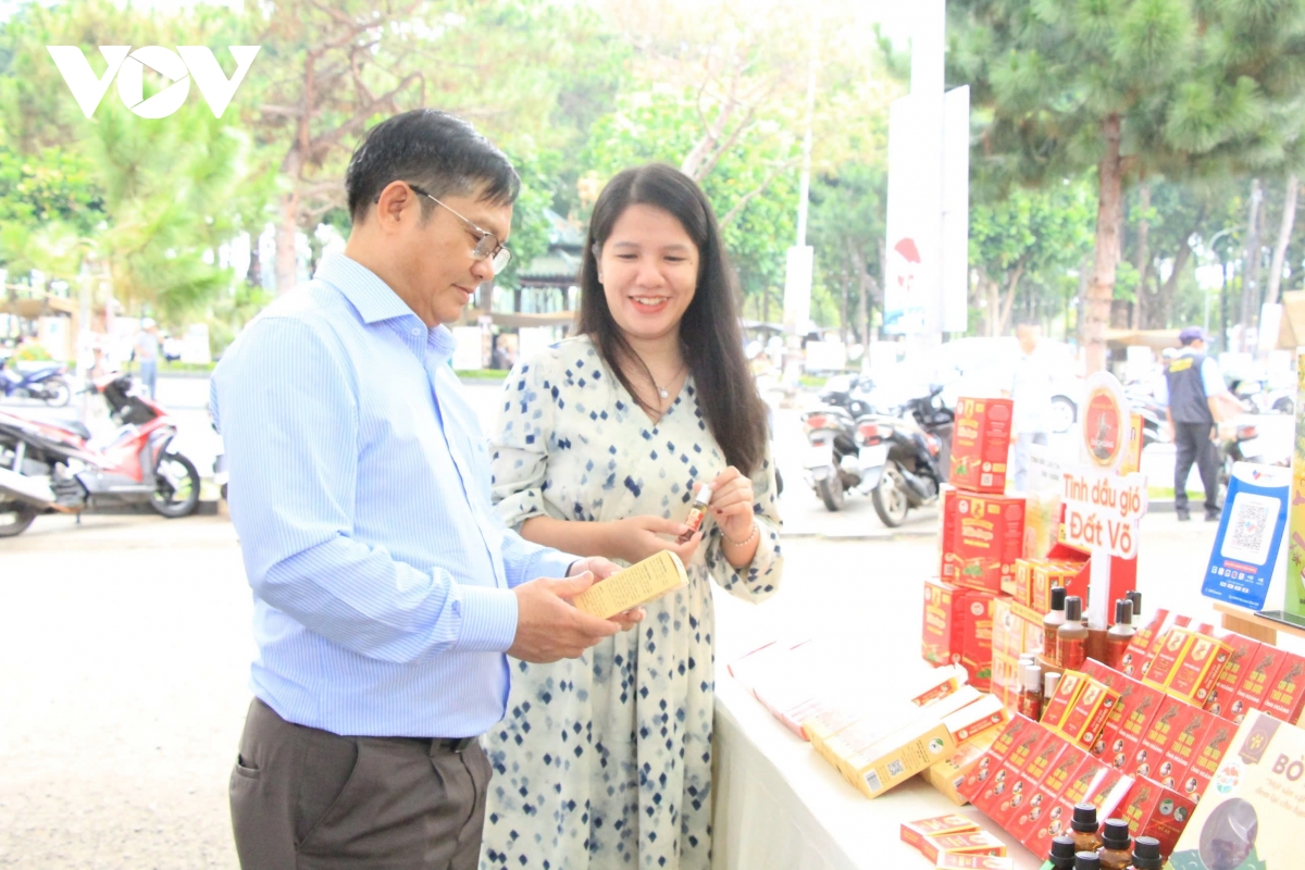 6-5-tu_cho_que_len_san_thuong_mai_dien_tu-_loi_mo_cho_nong_san_gia_lai-_anh_3.jpg