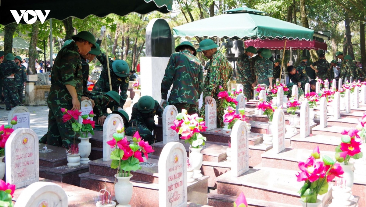 Nghĩa trang Liệt sĩ Quốc gia Trường Sơn hiện có 10.197 phần mộ liệt sĩ, trong đó1.137 mộ còn thiếu thông tin.jpg