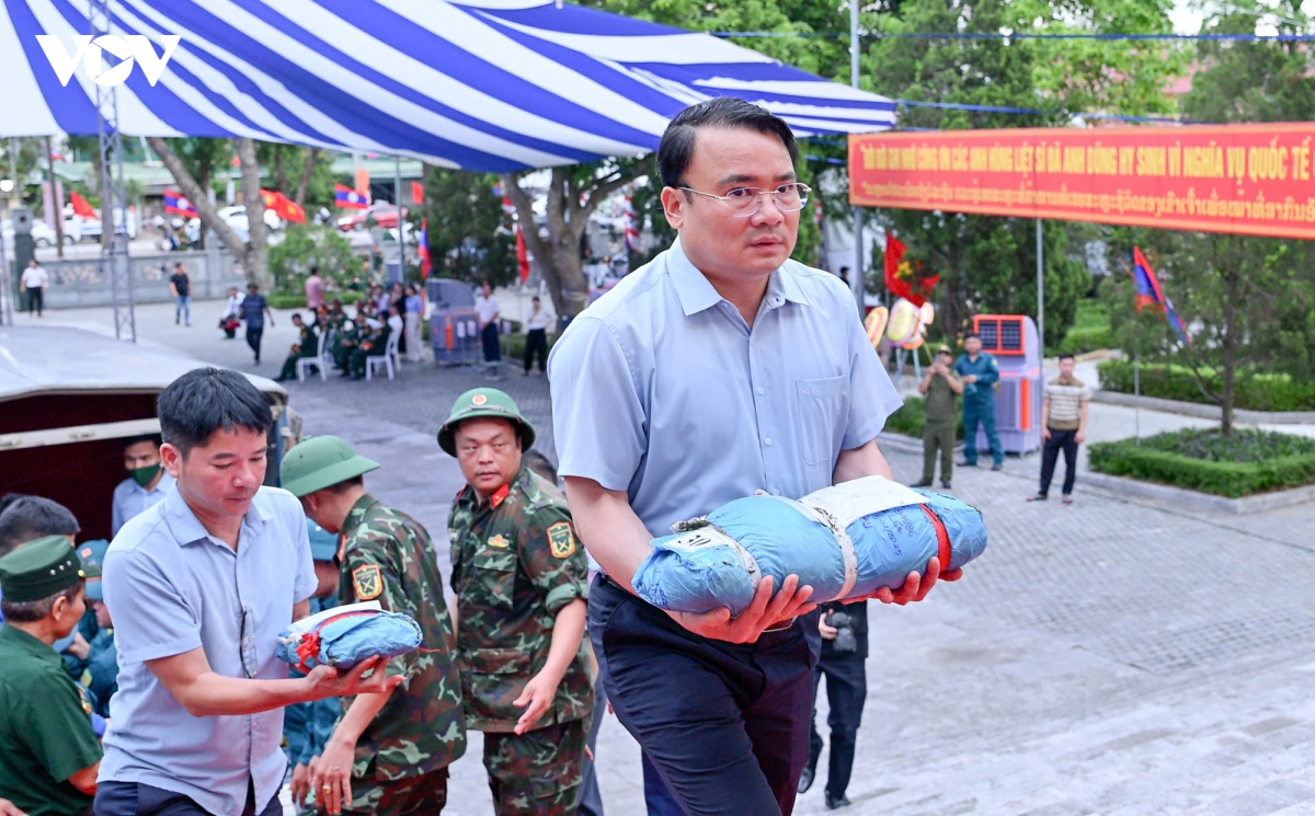 a_vinh_1.jpg