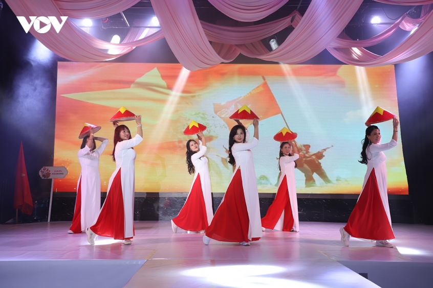ao_dai_5.jpg