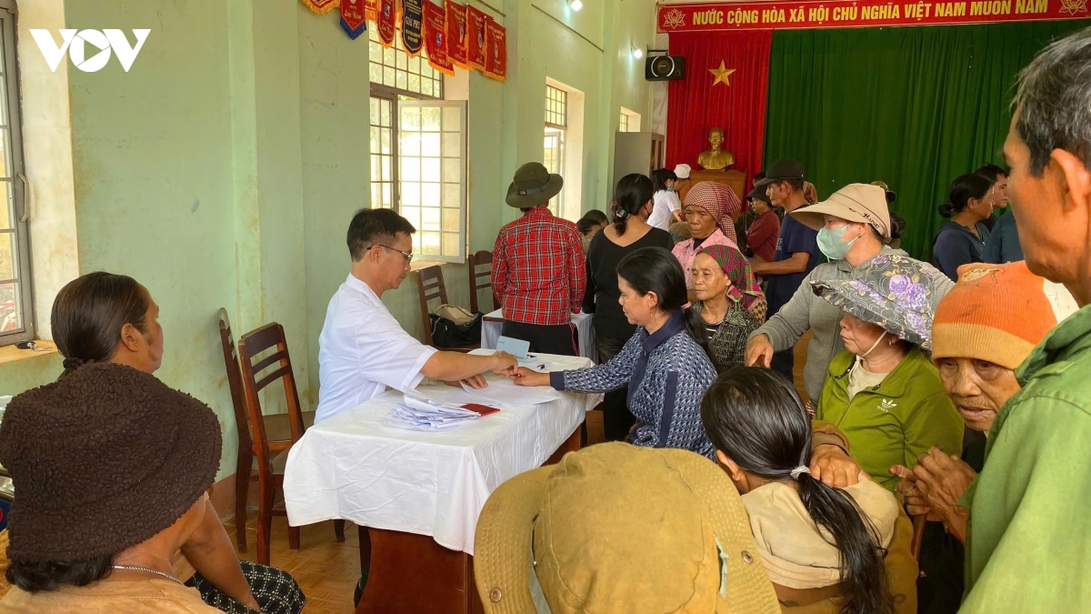 bien_phong_kham_benh_cho_nhan_dan_bien_gioi-_anh_1.jpg