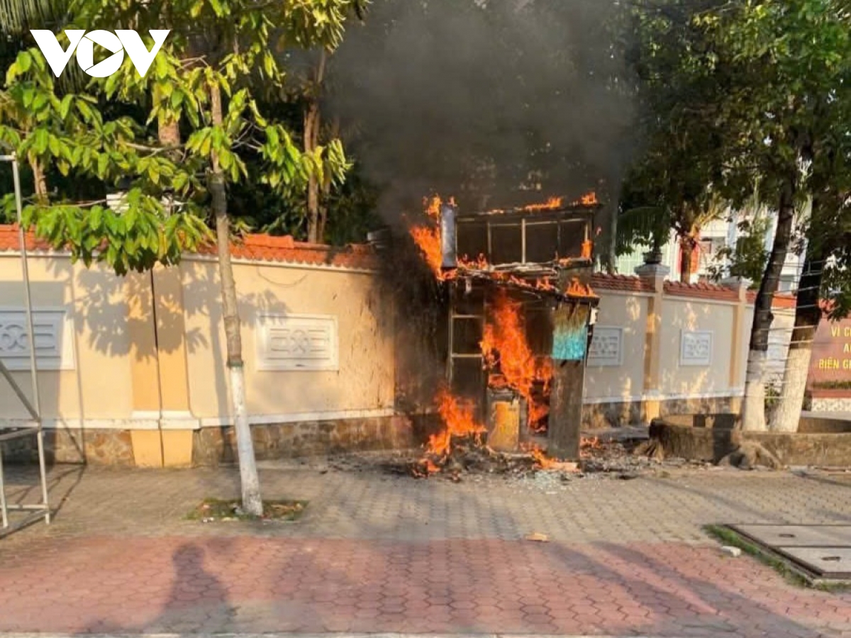Trụ ATM bị cháy