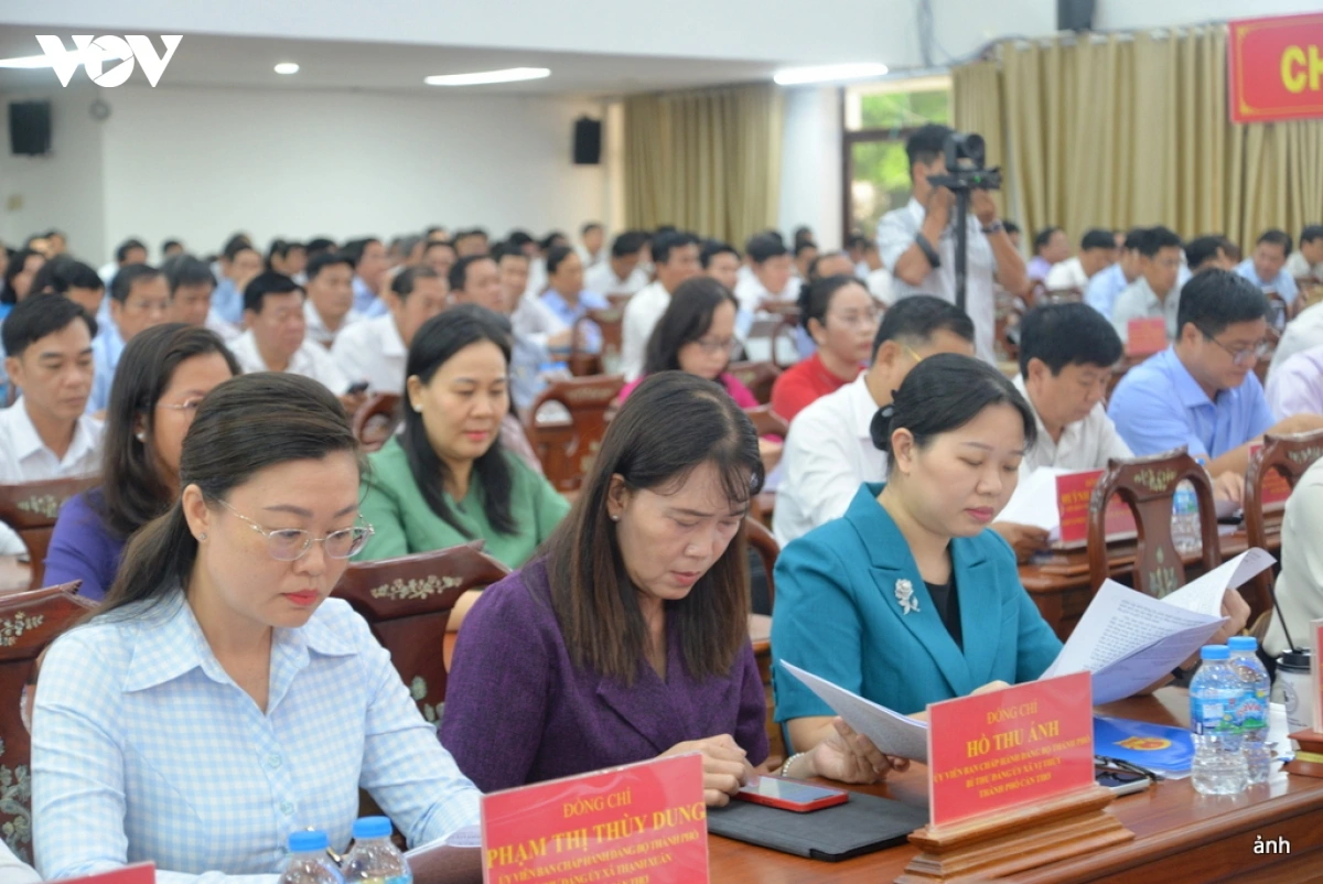 cac_dai_bieu_tham_du_hoi_nghi.jpg
