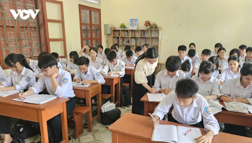 cac_em_hoc_sinh_lop_9_tai_hai_phong_dang_tang_toc_cho_ky_thi_vao_lop_10.jpg