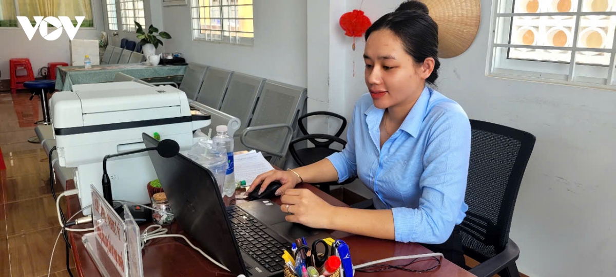 can_bo_khong_chuyen_trach_cap_xa_se_duoc_ra_tsoa_sat_hach_tiep_nhan_vao_lam_cong_chuc_theo_tung_vi_tri_viec_lam.jpg
