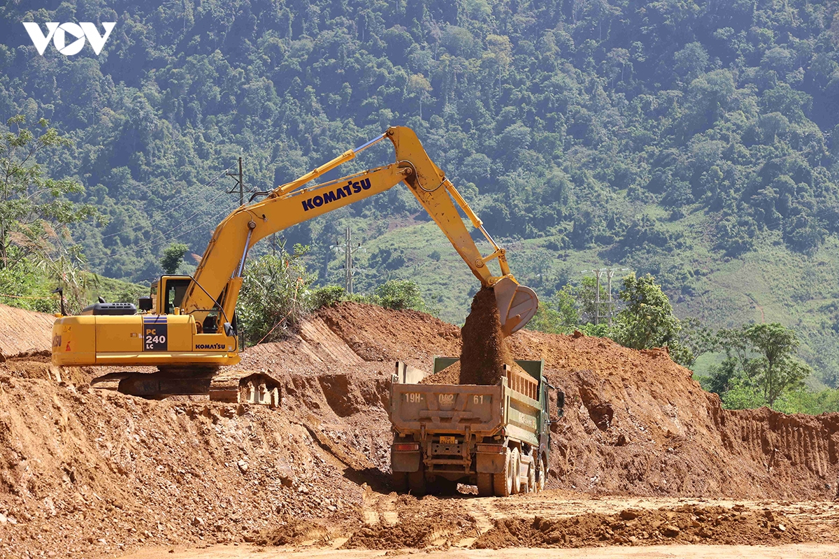 cao_toc_hoa_binh_4.jpg