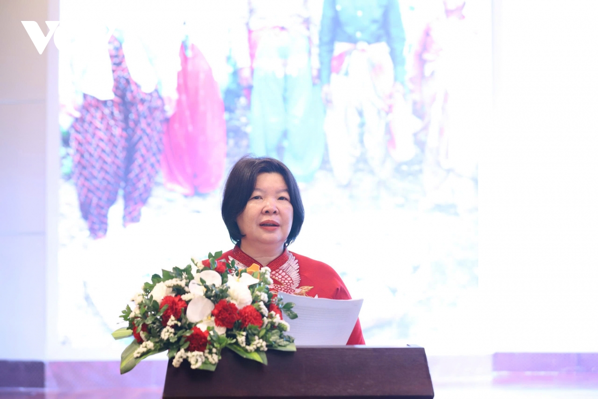 cao_xuan_thu_van_1.jpg
