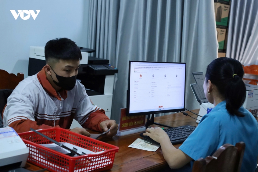 chinh_quyen_2_cap_.jpg