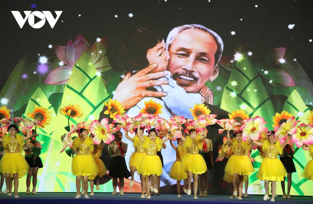 co-to-ky-niem-bac-ho-tham-dao_4.jpg