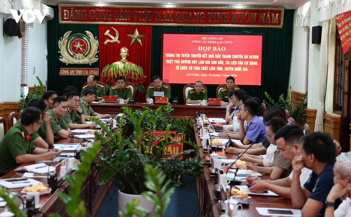 cong_an_tinh_lai_chau_hop_bao_thong_tin_ve_vu_viec.jpg