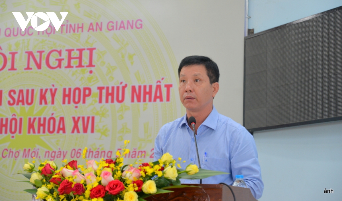 dai_dien_chinh_quyen_dia_phuong_trao_doi_thong_tin_voi_cac_cu_tri.jpg