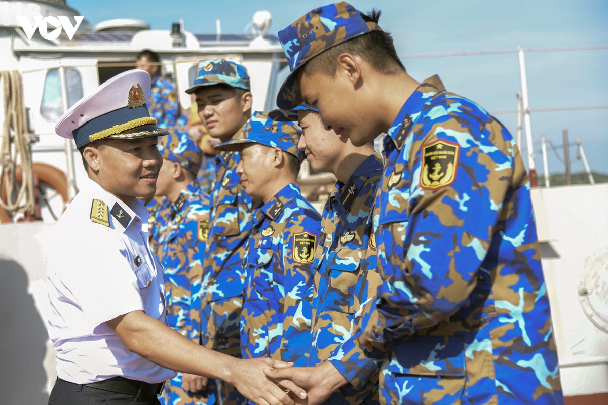 dai_ta_do_van_son_chinh_uy_lu_doan_955_dong_vien_cbcs_tau_truoc_khi_di_thuc_hien_nhiem_vu.jpg