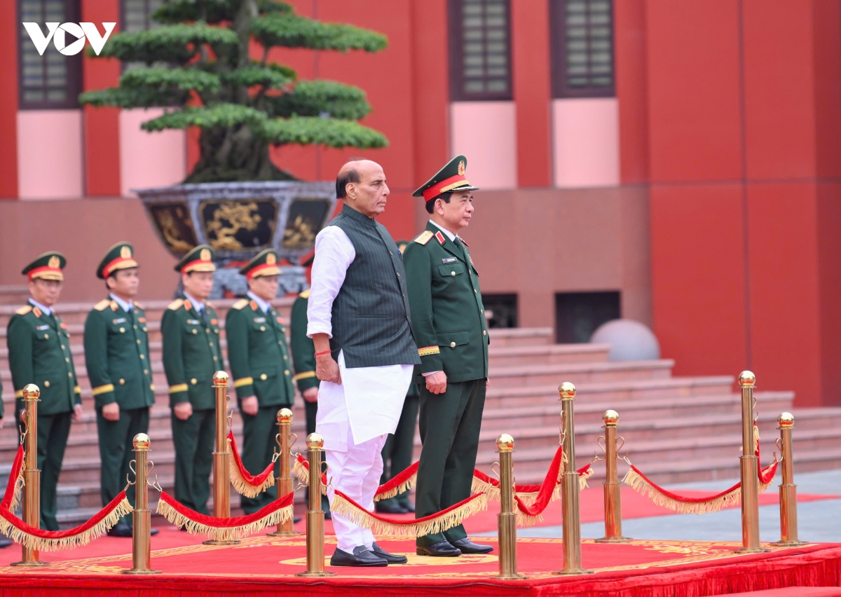 dai_tuong_phan_van_giang_chu_tri_le_don_bo_truong_bo_quoc_phong_an_do_12.jpg