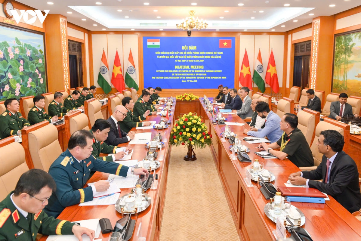 dai_tuong_phan_van_giang_chu_tri_le_don_bo_truong_bo_quoc_phong_an_do_2.jpg