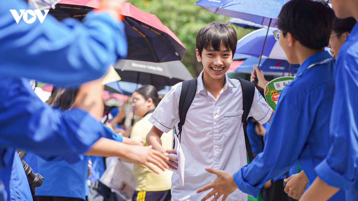 de toan thi vao 10 ha noi 2.jpg