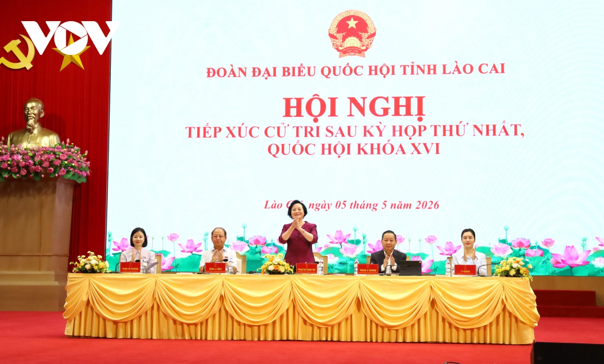 doan_dbqh_tinh_lao_cai_tiep_xuc_cu_tri.jpg