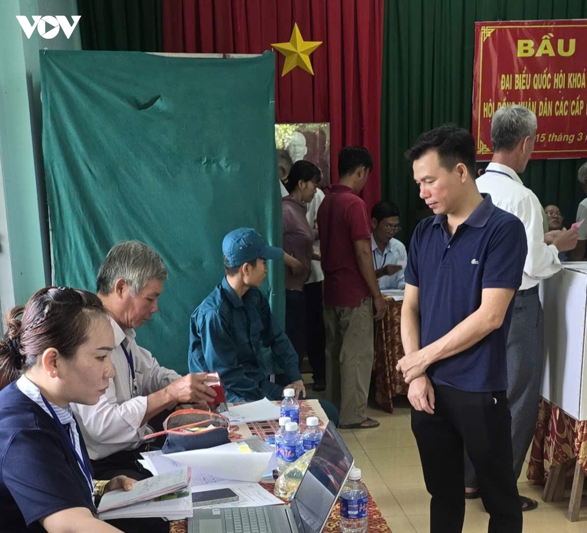 dong_thap_khan_truong_sap_xep_bo_tri_nguoi_hoat_dong_khong_chuyen_trach_o_xa_phuong.jpg