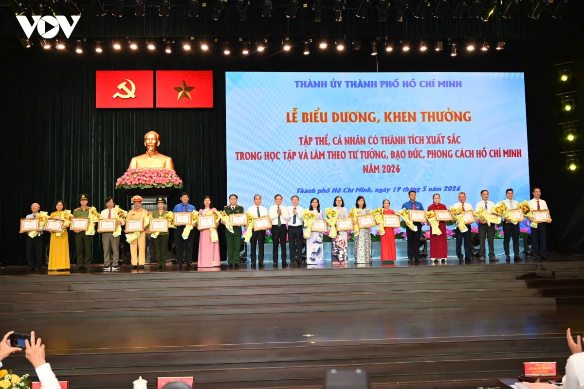 ho_chi_minh_2.jpg