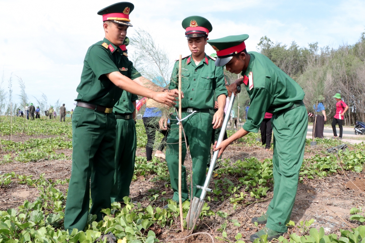 luc_luong_vu_trang_tham_gia_trong_cay_20260519113446.jpg
