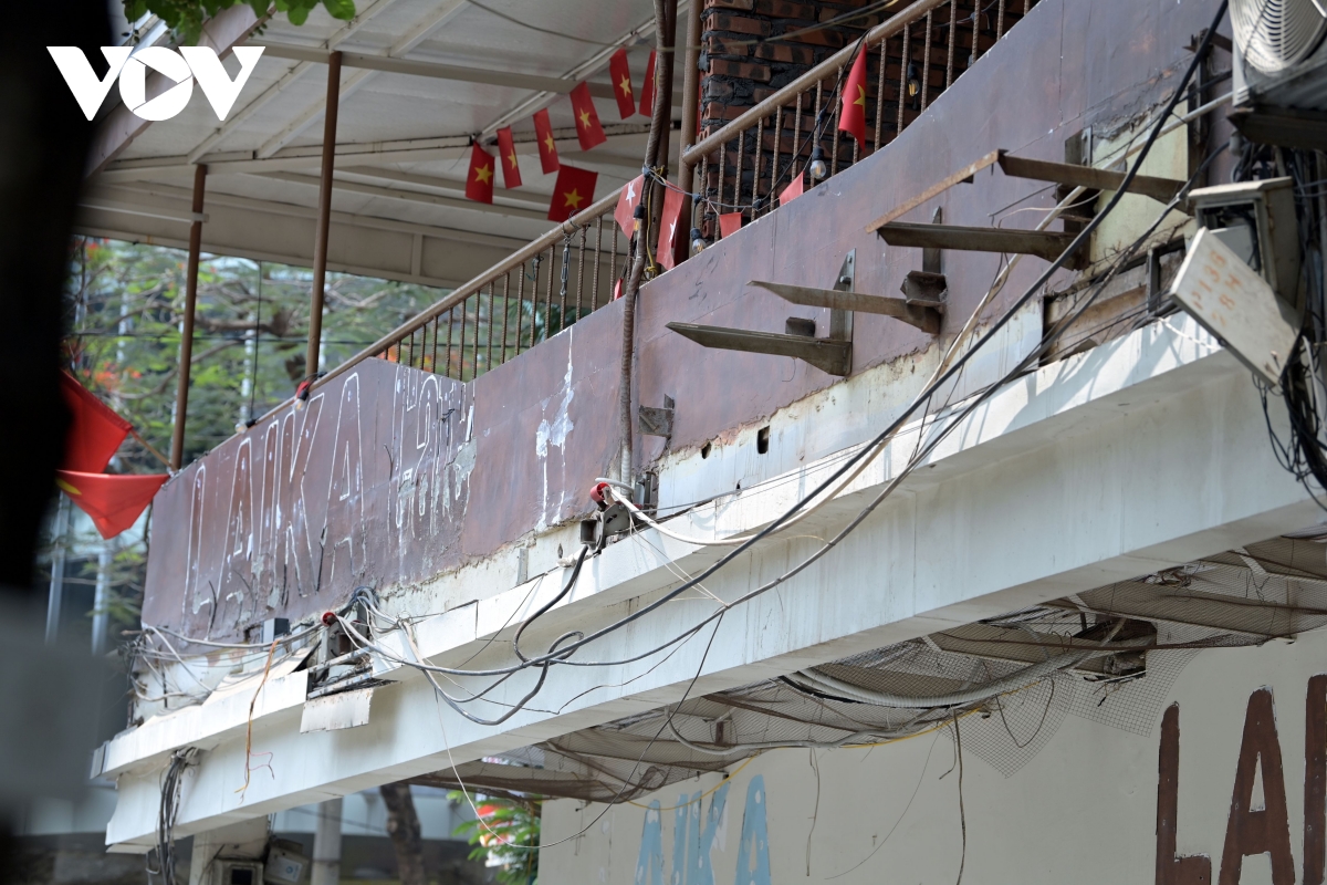 mat_bang_dat_vang_ha_noi_e_khach_thue_10.jpg