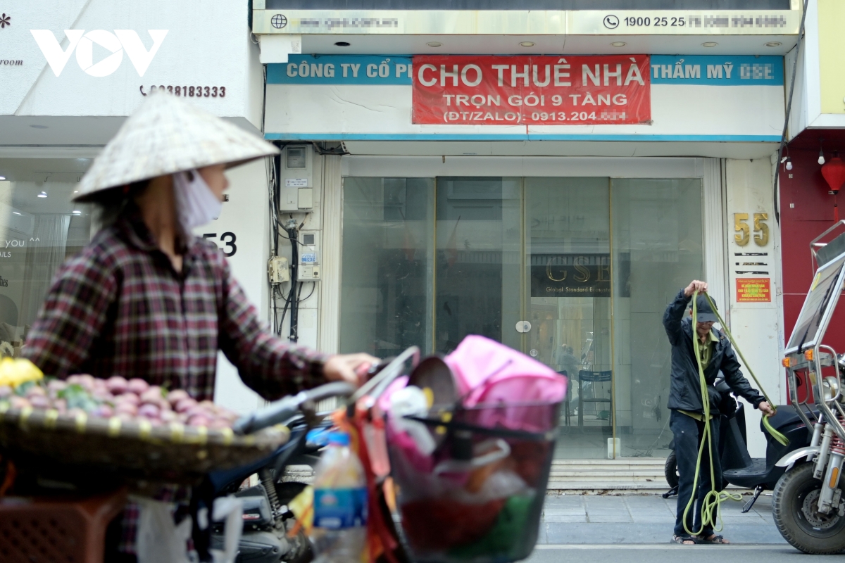mat_bang_dat_vang_ha_noi_e_khach_thue_2.jpg