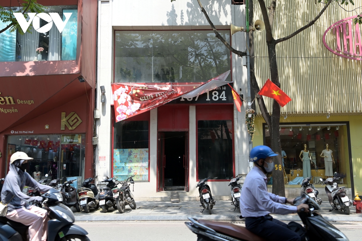 mat_bang_dat_vang_ha_noi_e_khach_thue_7.jpg