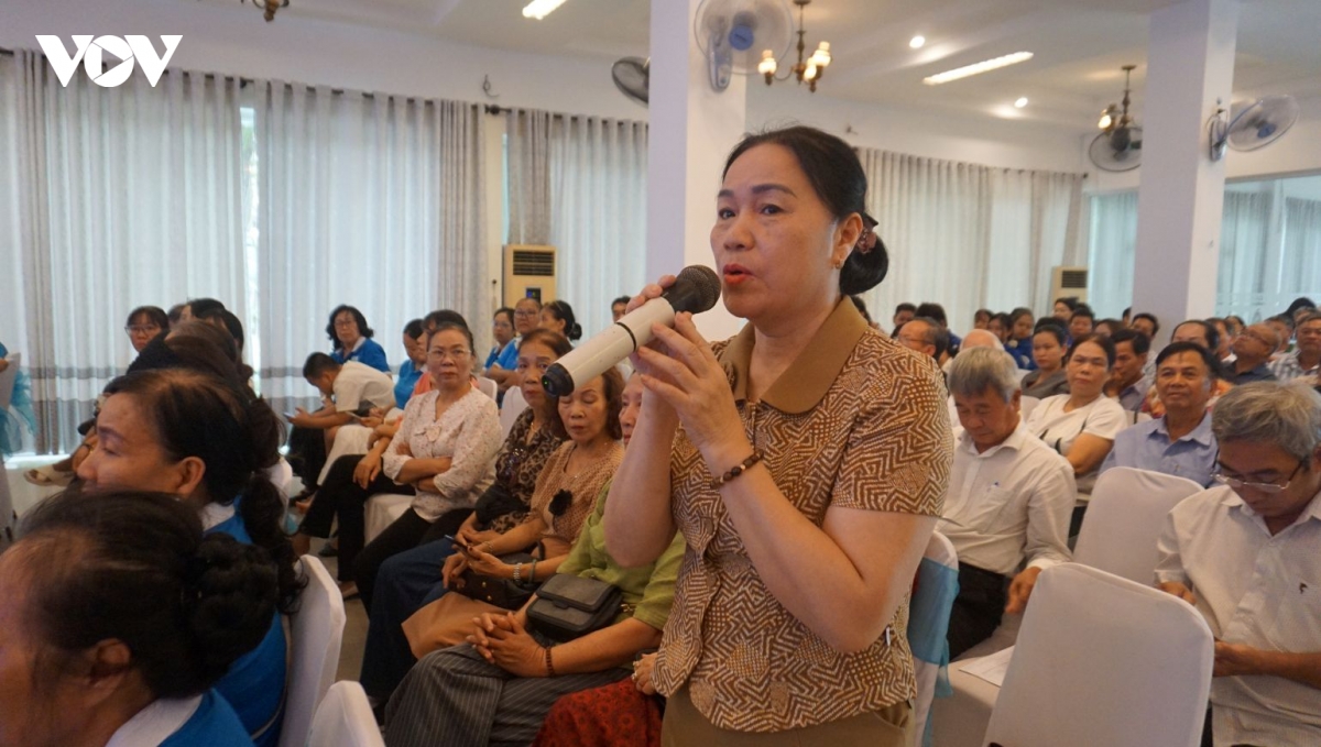 nguoi_dan_kien_nghi.jpg