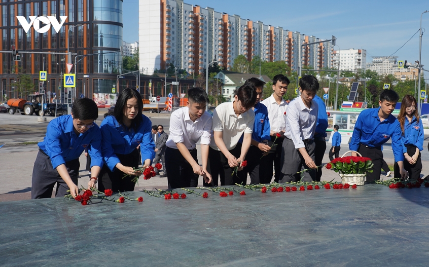 nguoi_viet_o_nga.jpg
