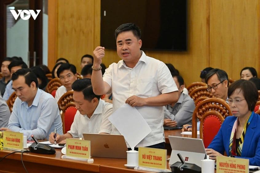 pho_tong_bien_tap_tap_chi_cong_san_pgs.ts_pham_minh_tuan.jpg