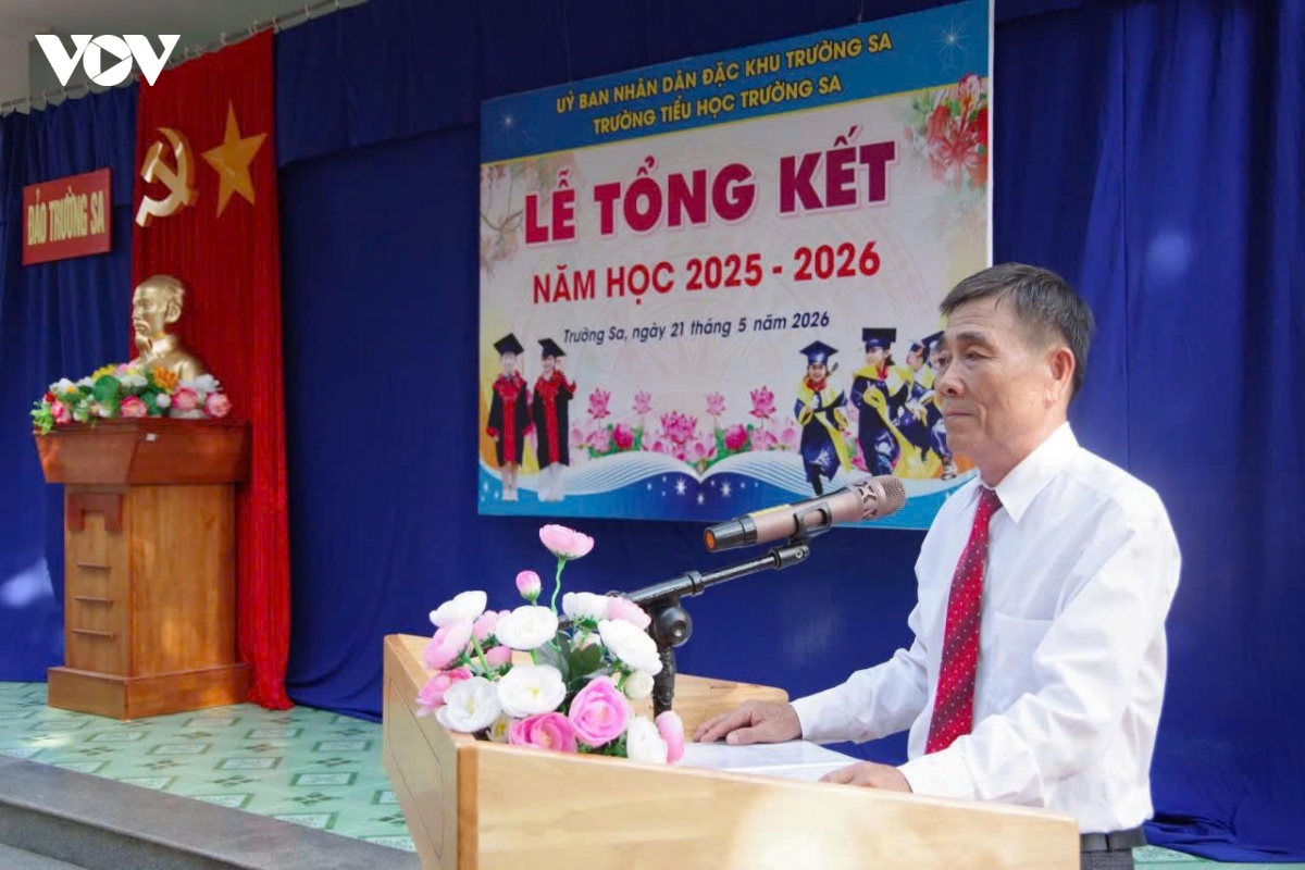 thay_giao_le_xuan_hanh_giao_vien_truong_tieu_hoc_truong_sa_bao_cao_tong_ket_nam_hoc_2025-2026.jpg