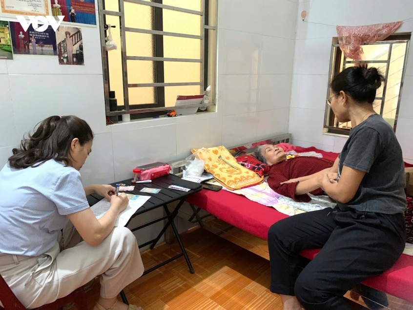 the_hien_su_doi_moi_trong_hoat_dong_cua_chinh_quyen_theo_huong_gan_dan_sat_dan.jpg