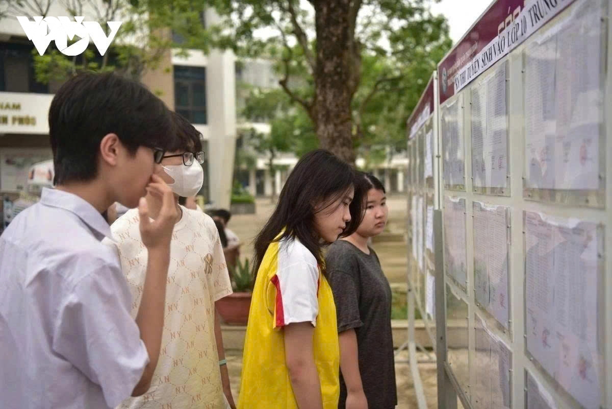thi lop 10.jpg