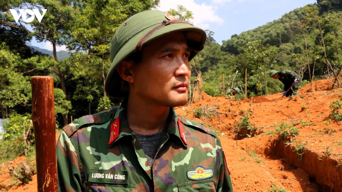 thieu_ta_luong_van_cong_nguoi_da_gan_3_nam_tham_gia_doi_tim_kiem.jpg